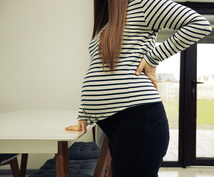 Zdrowy kręgosłup podczas ciąży – jak zadbać o siebie